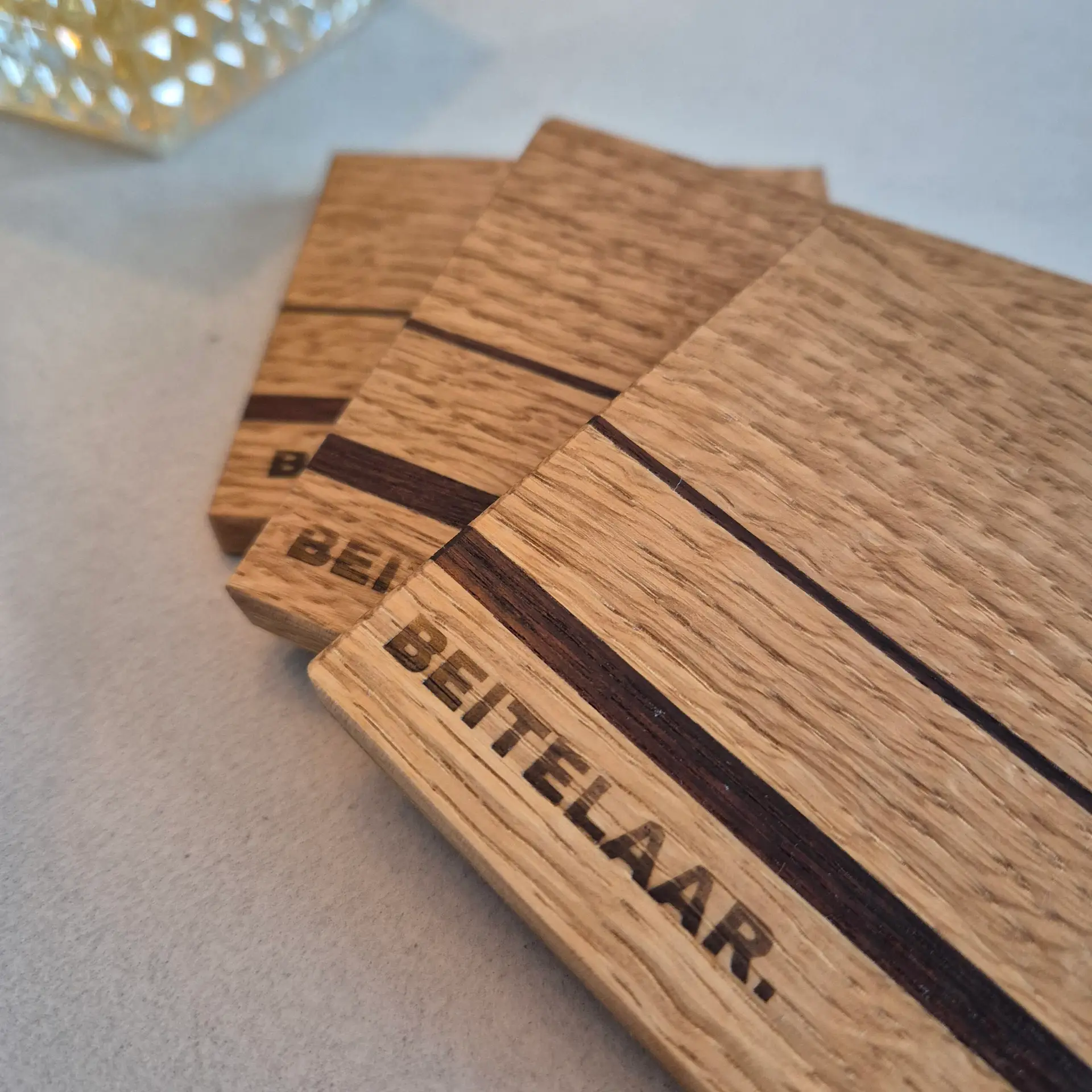 Beitelaar onderzetters witte eik zoom