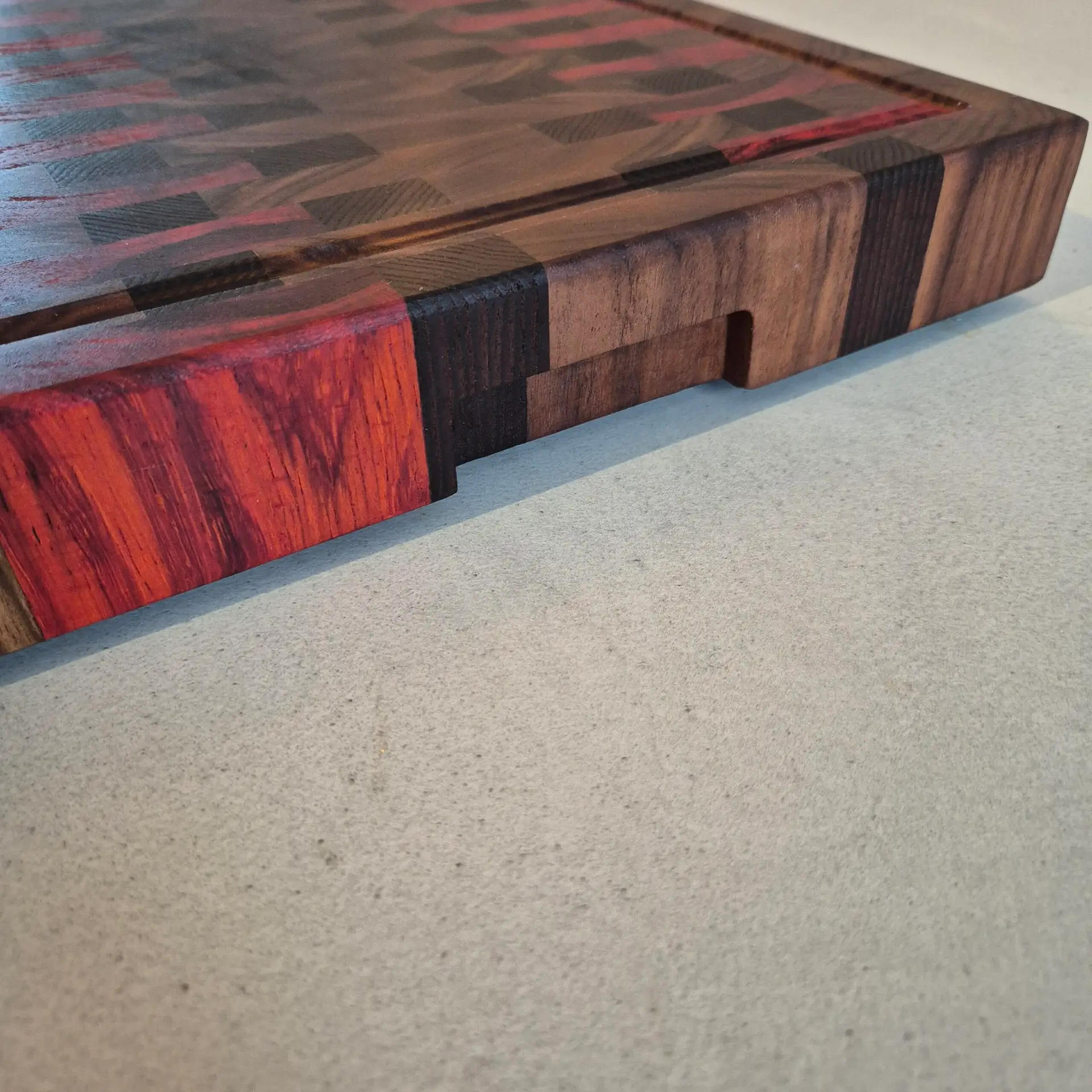 endgrain hakblok snijplank chili kopshout handgreep