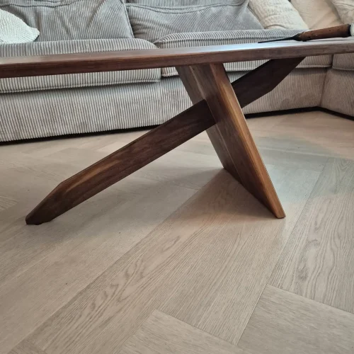 Salontafel noot beitelaar onderstel afwerking